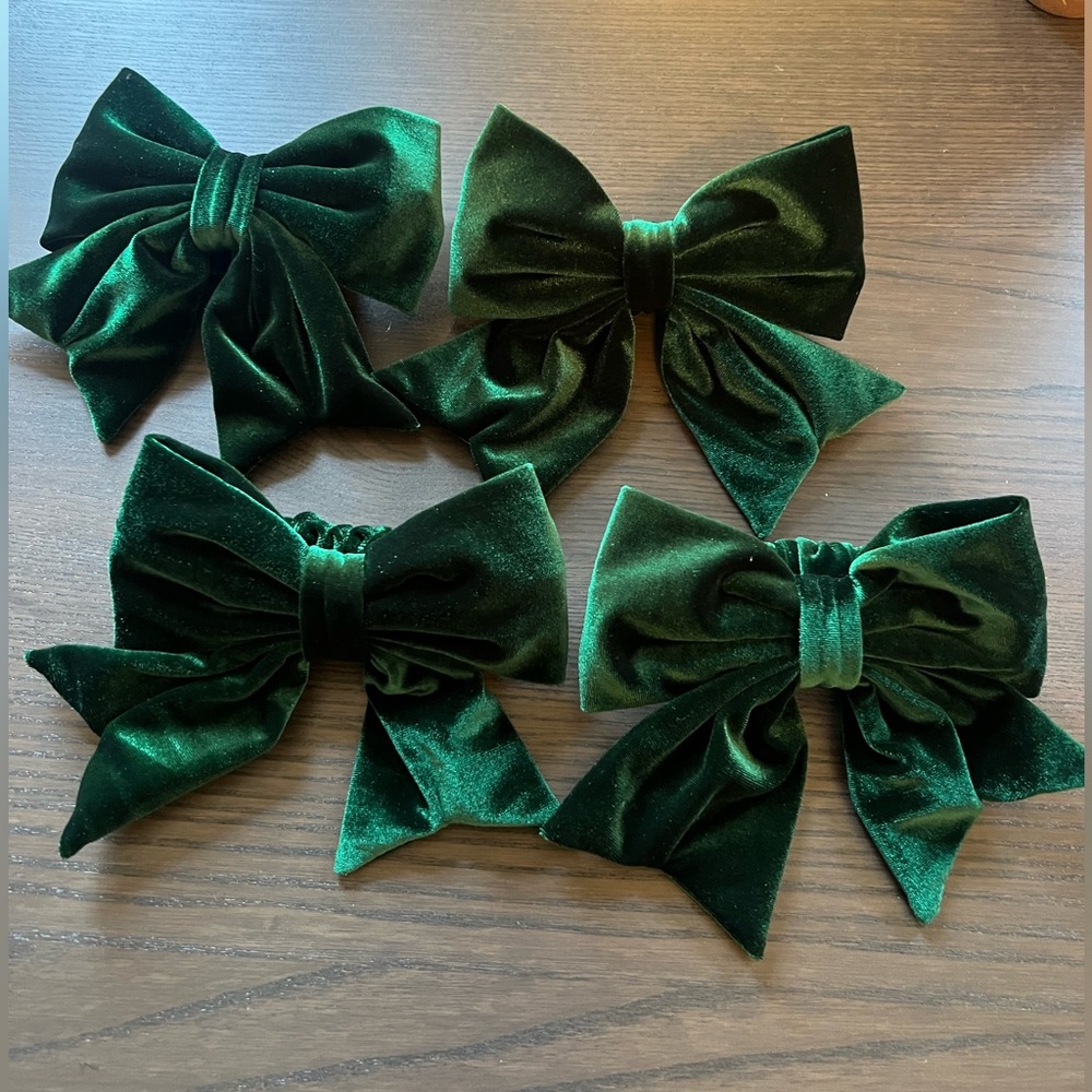 RPZL Evergreen Set of 4 Velvet Bow Napkin Rings